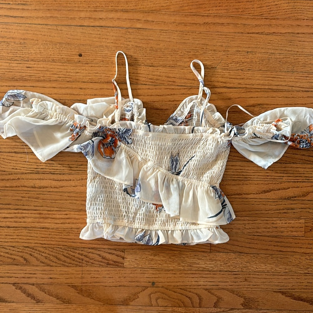 ASTR RUFFLE FLORAL TOP - Picture 3 of 3
